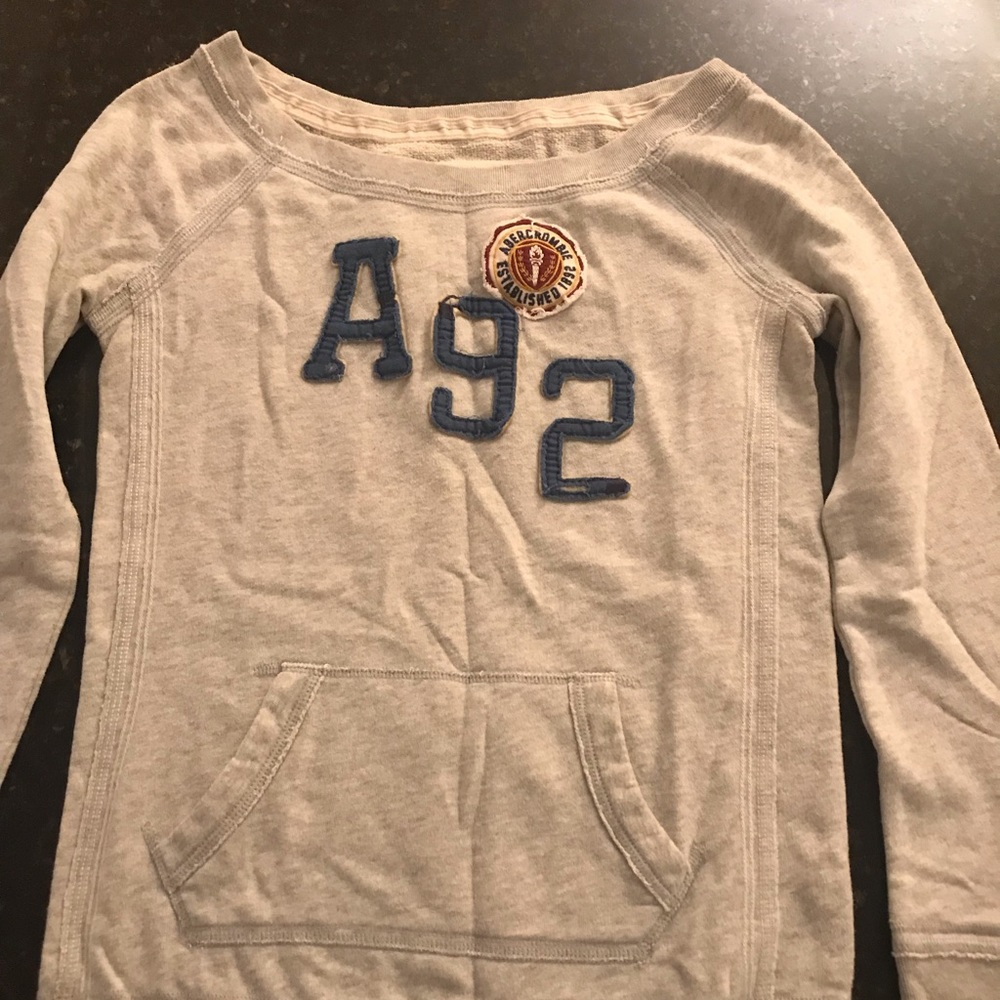 Sweatshirt